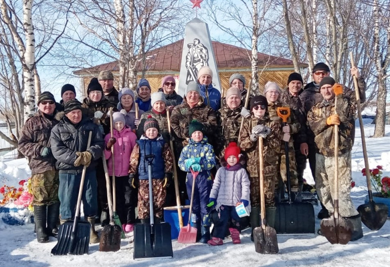 Акция "Чистый памятник".